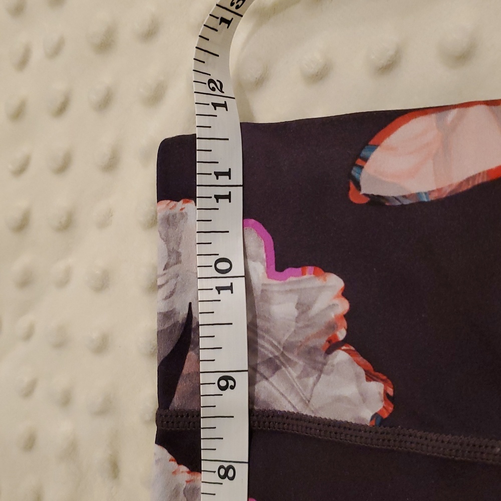 Athleta Stash Pocket Floral Salutation Tight in Powervita Regal Plum XS - Picture 5 of 7